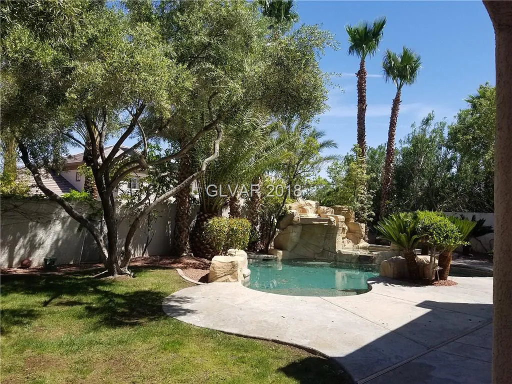 2866 Barrow Downs -Back